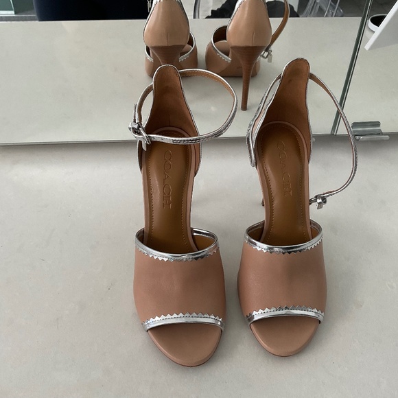 Shoes - Picture 1 of 4